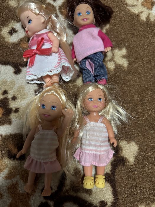 Набір маленьких пупсів