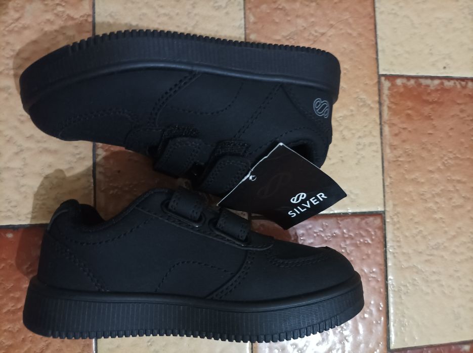 Sapatinha de criança novo