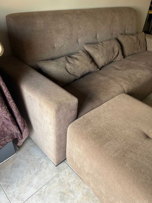 Sofá 3 Lugares com Chaise/Puff