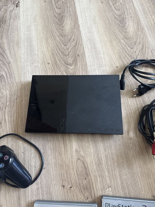 Sony PlayStation 2 Ps 2 Super Slim konsola plus pad plus 3 gry
