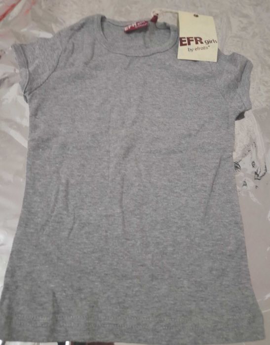 8 unidades T-shirts Menina com etiqueta