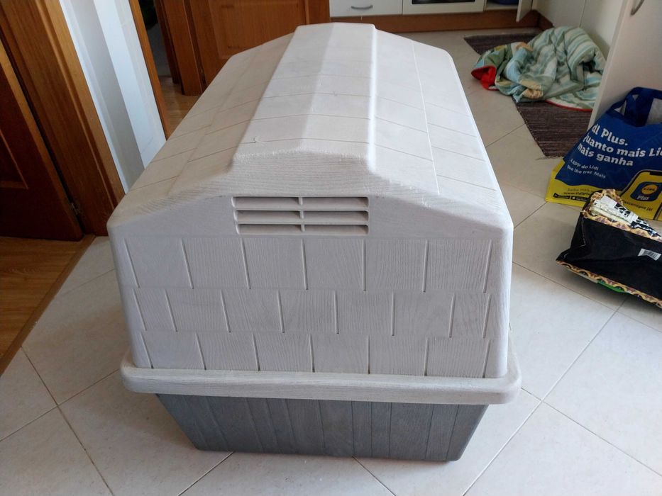 Casota para cão usada