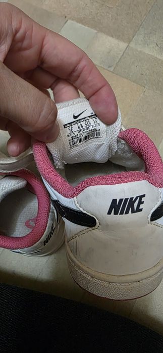 Кросівки  nike дуже гарні