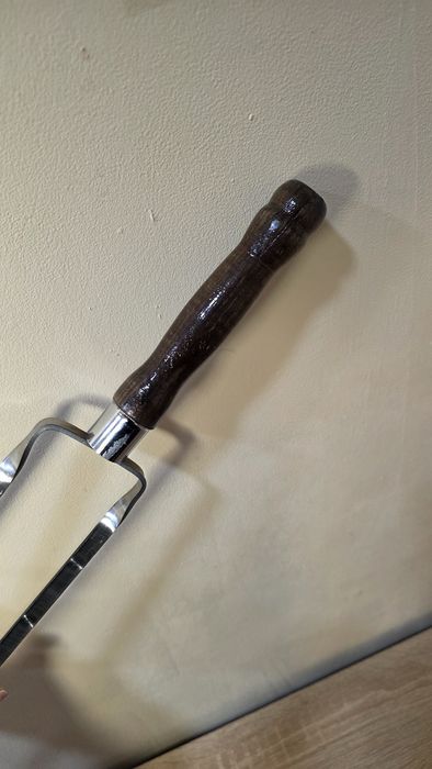 Шампур подвійний з дерев'яною ручкою,подарунок чоловіку(товщина 3 мм)