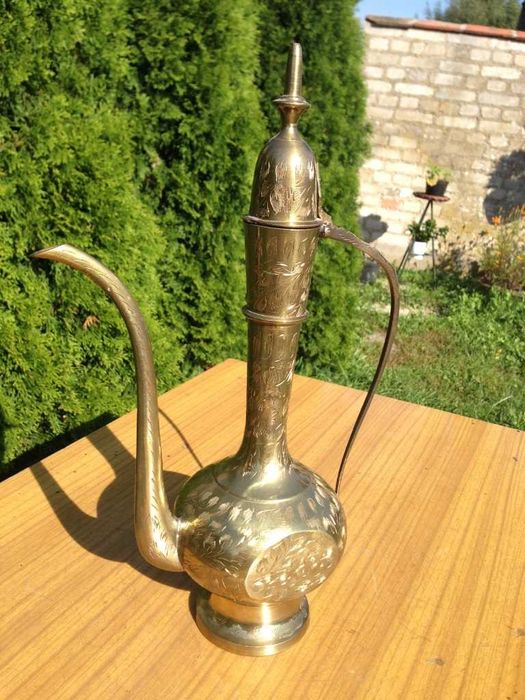 Karafka dzbanek mosiężny .