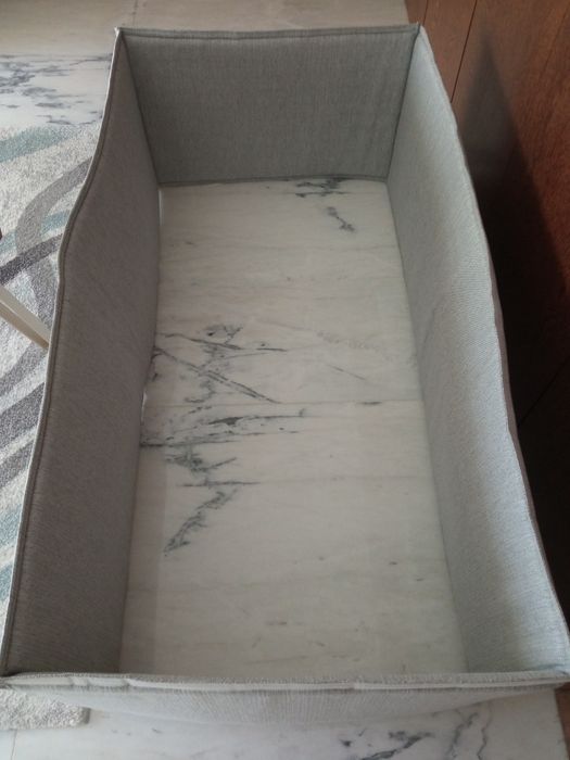 Contorno cinza de berço de bebé