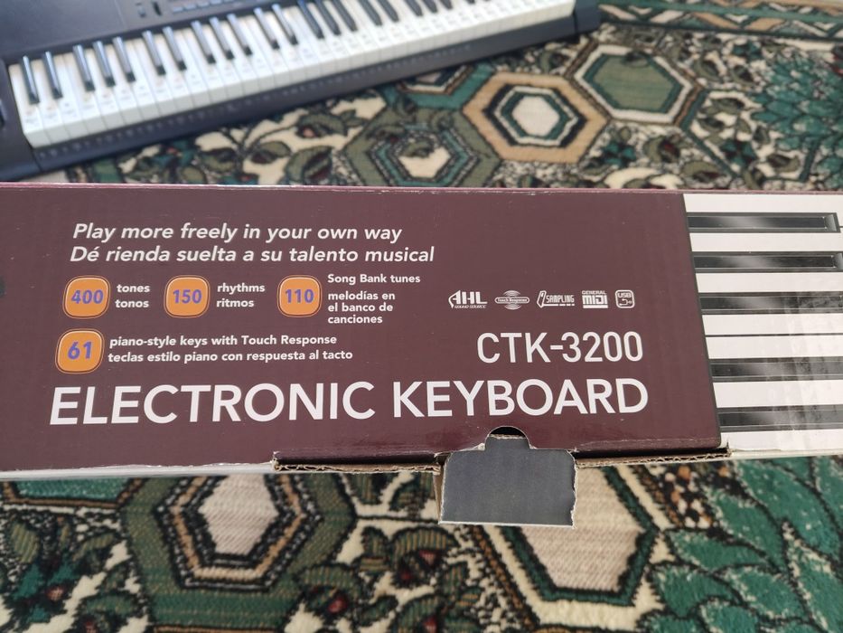 Keyboard Casio CTK 3200 + statyw