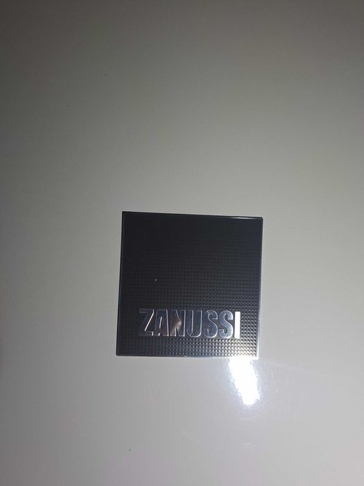 Lodówka Zanussi ZRA40100wa