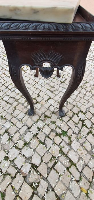 Mesa de TV com pedra mármore