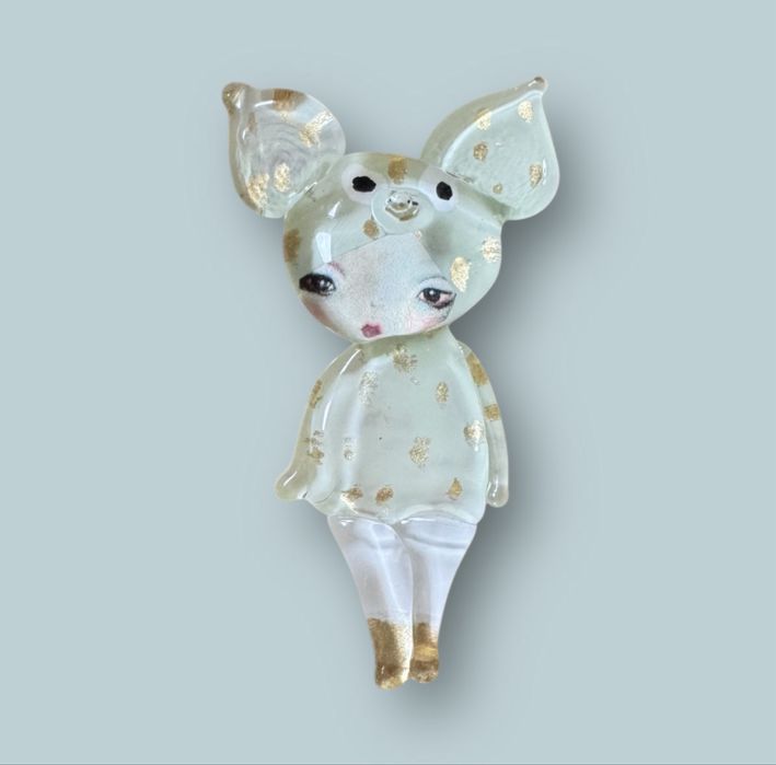 Szklana broszka Misiuro