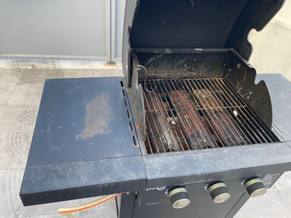Grill a gás  usado