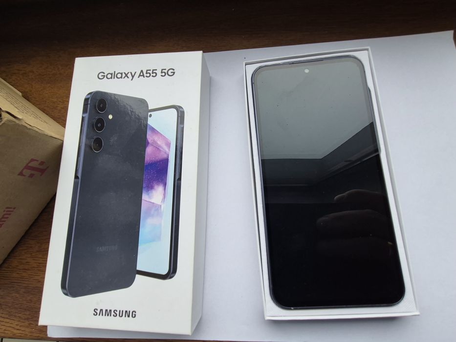 Samsung A55    5 G      bez rys,  bateria w bdb kondycji