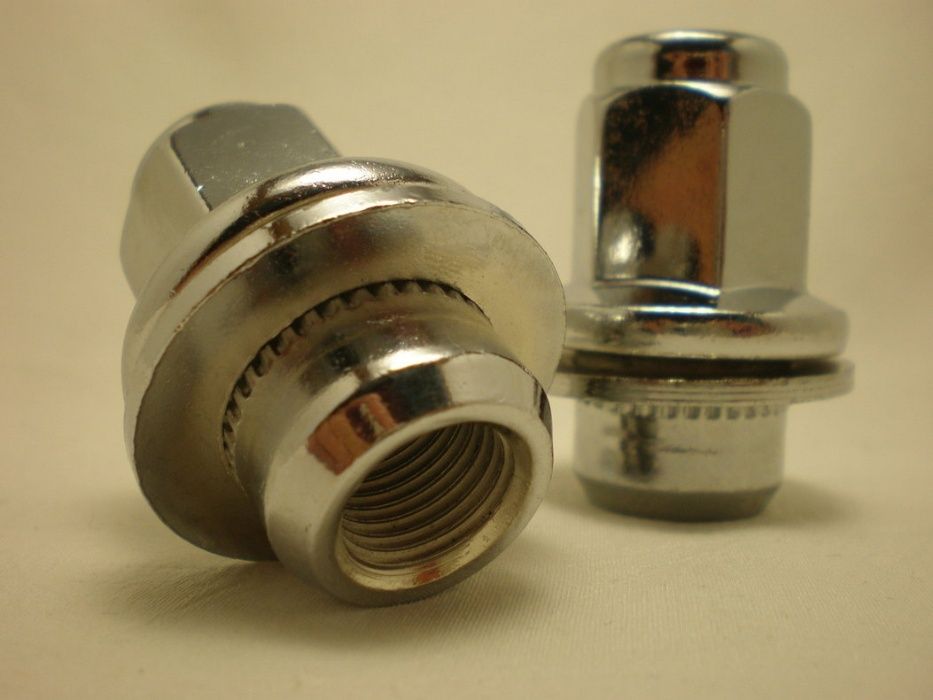 Гайки Toyota под оригинальные диски