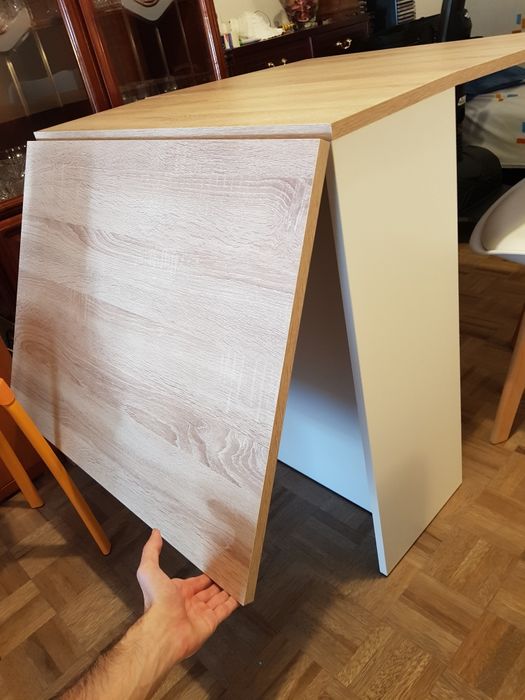 Mesa desdobrável  e cadeira