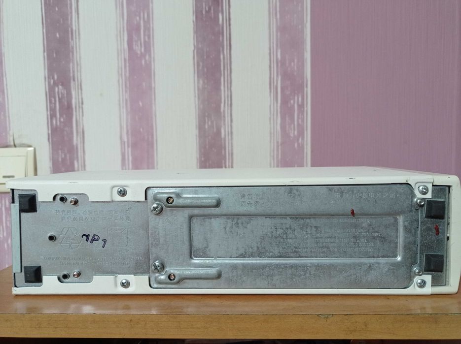 Источник бесперебойного питания АРС .Джерело безперебійного живлення.