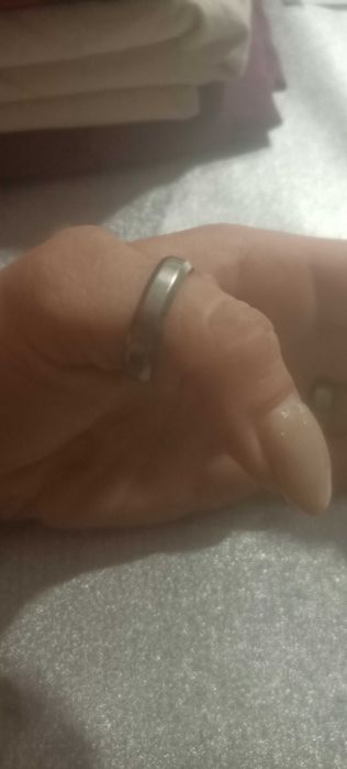 Nowoczesne obrączki tytanowe, fazowane z cyrkonią