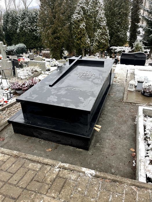NAGROBEK POMNIK granitowy SARKOFAG Bryła  z Montażem