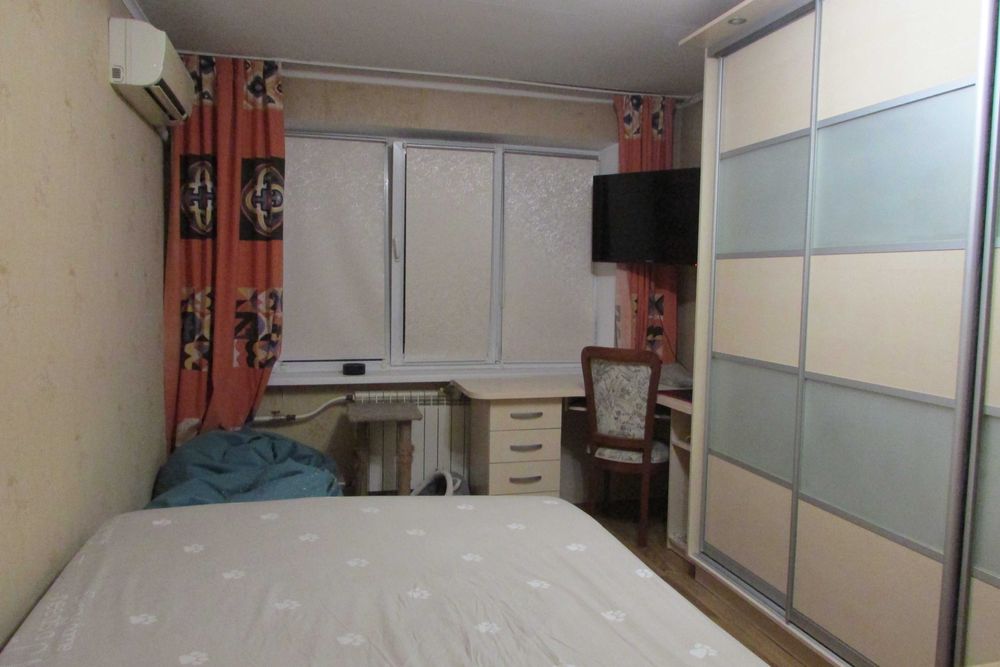 Найближчі ст. метро Мінська, Героїв Дніпра. вул. Полярна 3