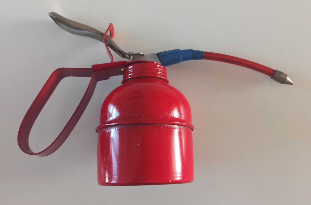 stara oliwiarka 23 cm czerwona Toya s.a.