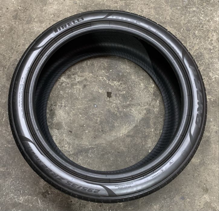 Шини Pirelli PZero PZ4 295/35 R22 пара
