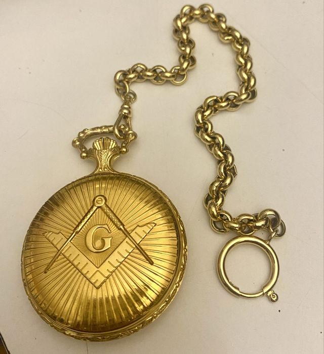 Relogio de bolso mecanico Uno com decoracao maconica