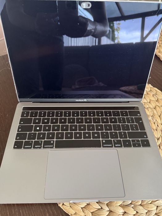 ⸻  Apple MacBook Pro 13” 2019 – model A2159