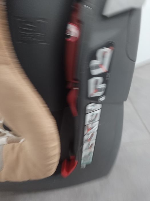 Sprzedam fajny fotelik dla dziecka.