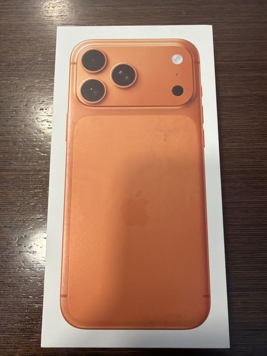 Iphone 17 Promax Laranja 256 GB