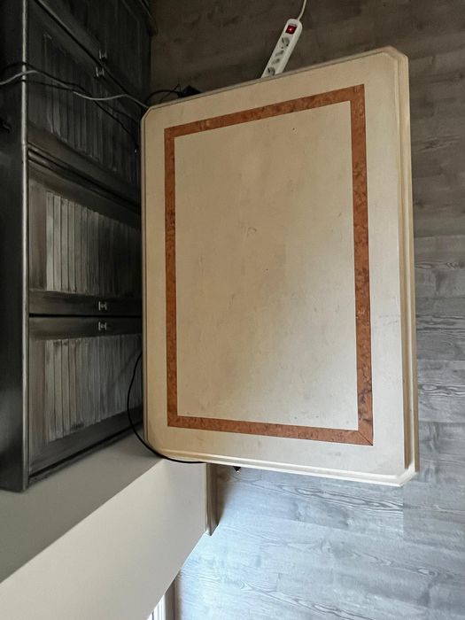 Mesa retangular em mármore