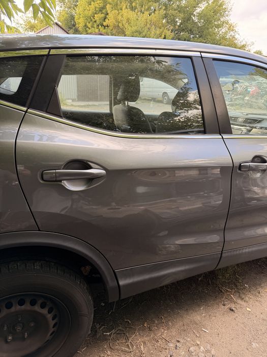 Продам кришка багажника Nissan Rogue Sport 2017 2018 2019 2020 2021 2022рік колір KAD задня ляда Рог Спорт