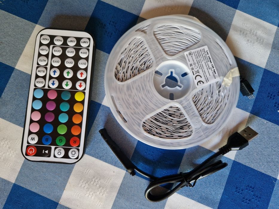 Fita LED, RBG de 20 metros, com comando. Novo