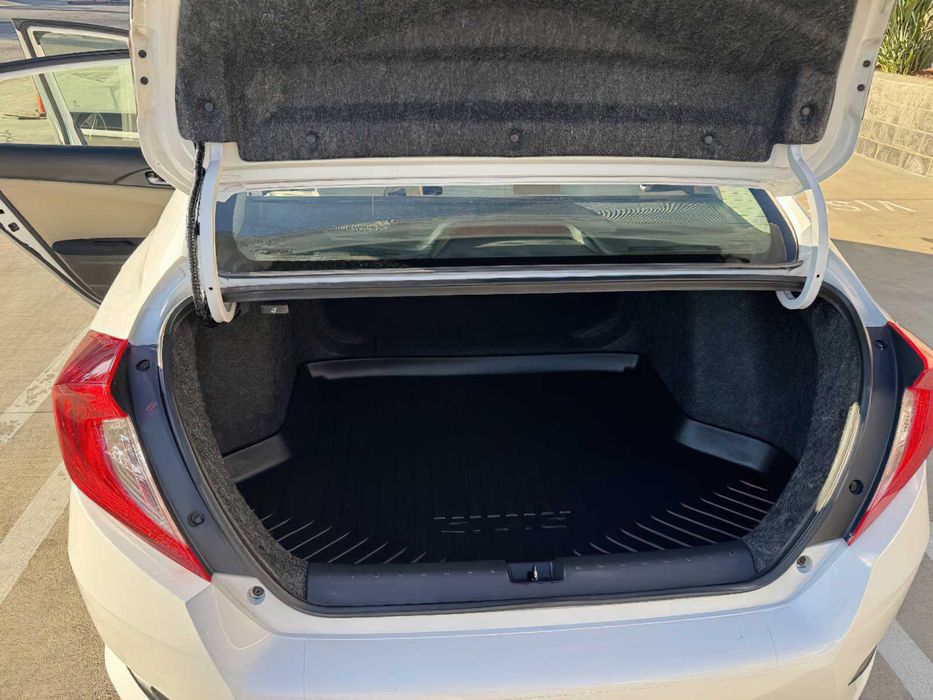 Honda Civic LX      2019