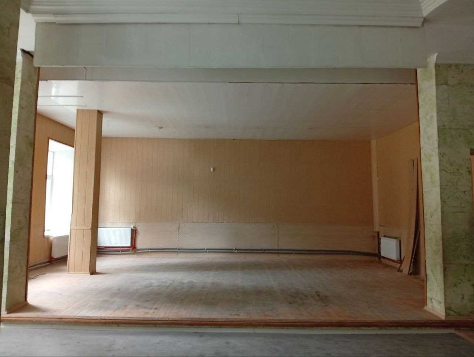 Отдельное здание, центр города с парковкой