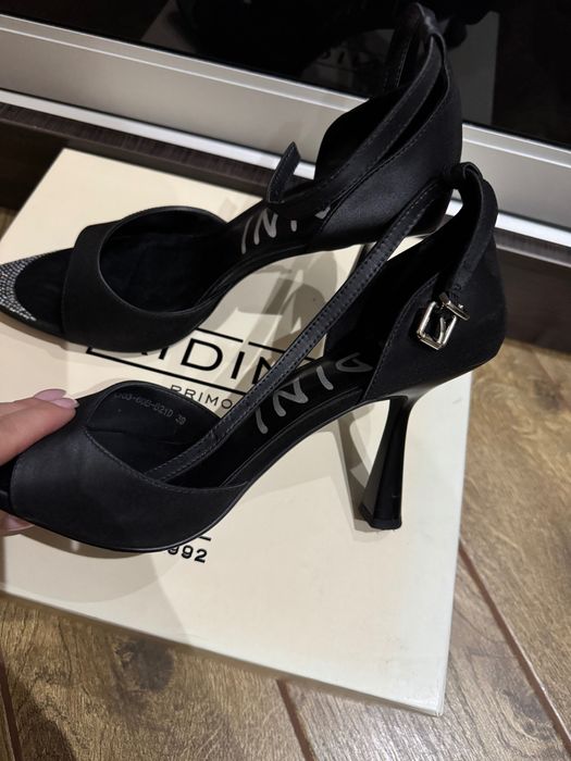 Босоніжки жіночі