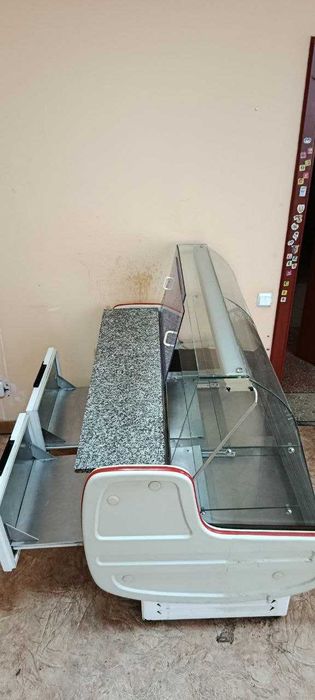 Холодильна вітрина