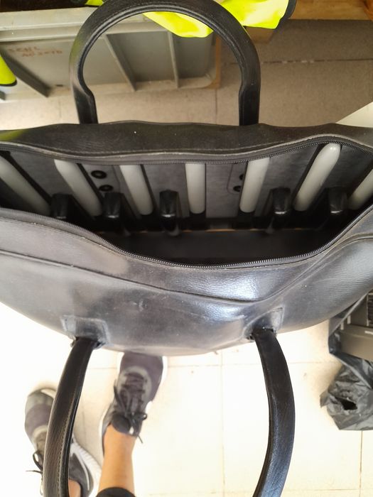 Órgão e suporte + pedaleira com mala de transporte