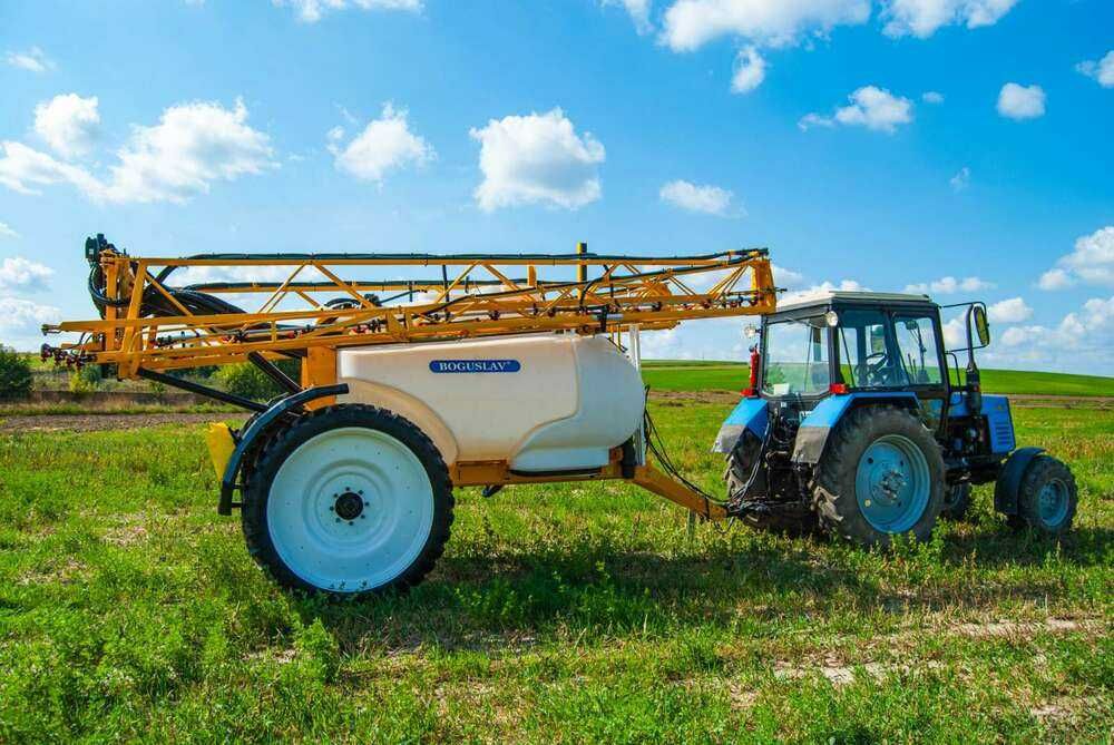Опрыскиватель прицепной Богуслав ОПК 3200 24 Титан New ARAG Bravo 400