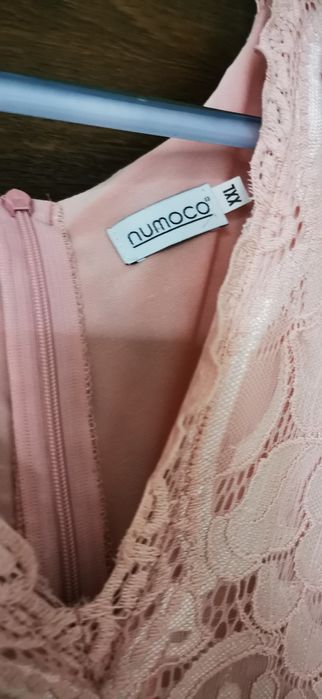 Sukienka z koronką XXL nowa Numoco