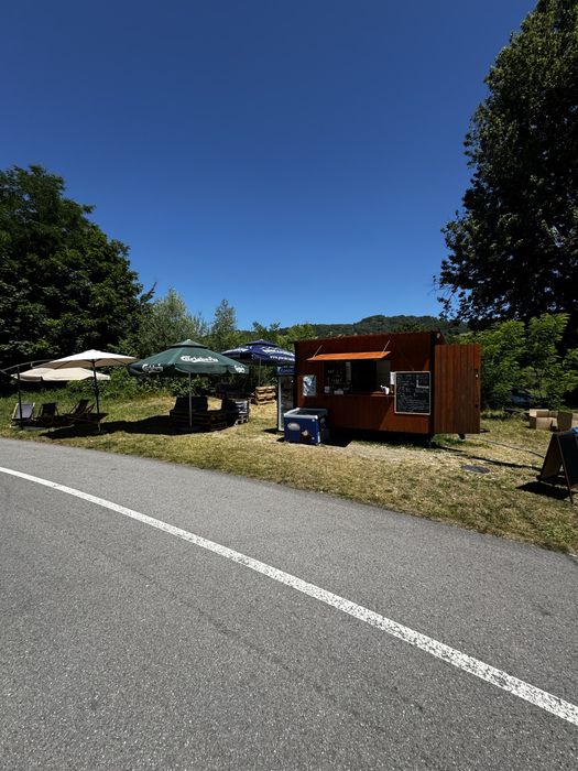 Przyczepa gastronomiczna z wyposażeniem – gotowa do pracy od zaraz!