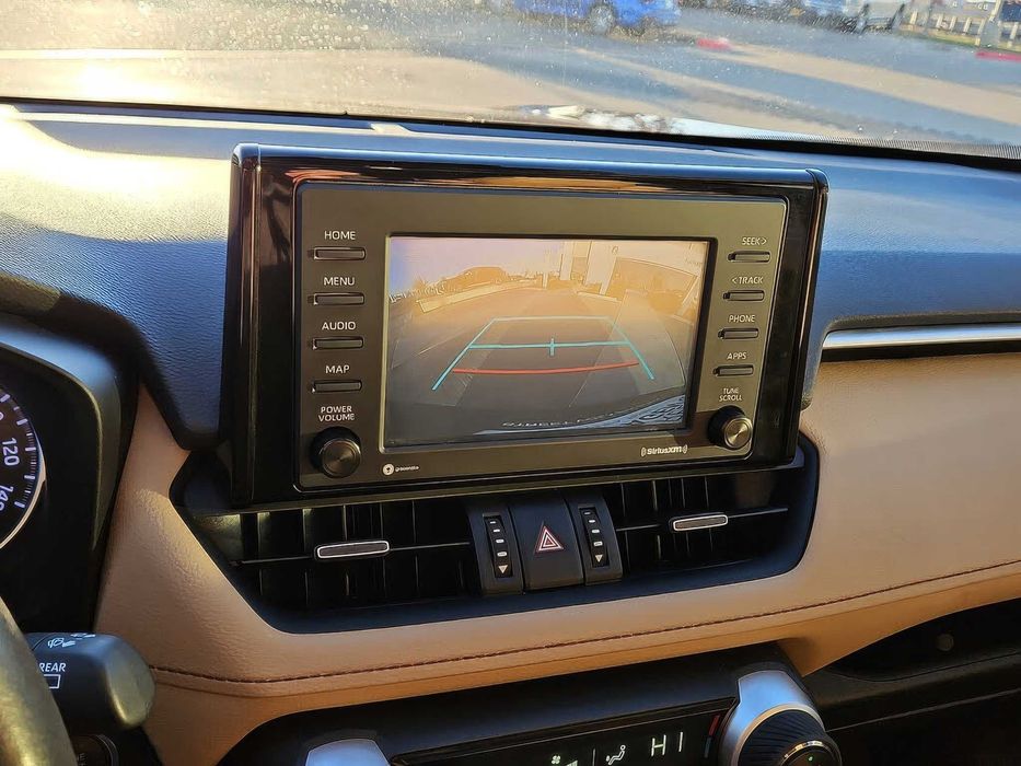 Toyota RAV4 XLE Premium      2022