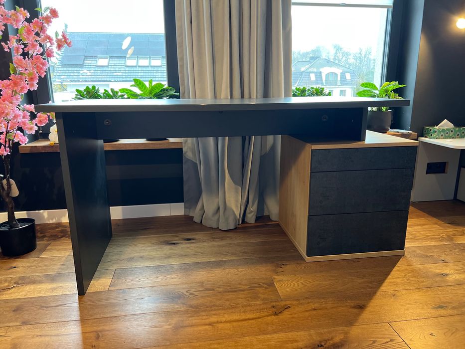 Biurko do pracy/pokoju dziecka