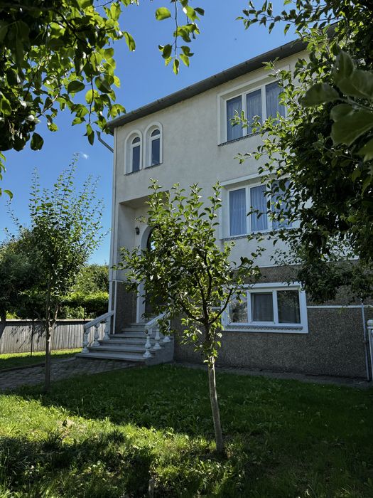 Продається будинок біля Івано-Франківська за вигідною ціною