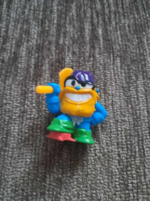 Piratix figurka.