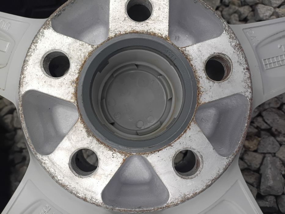 Felgi 16 SUBARU 5x100 z oponami.
