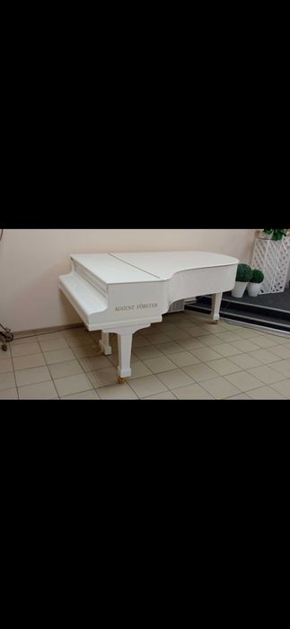 Концертний рояль August Forster 215, білий.