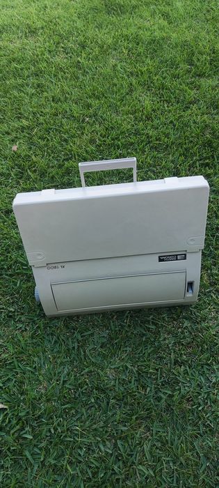Máquina de escrever eletrónica Smith Corona XL 1900