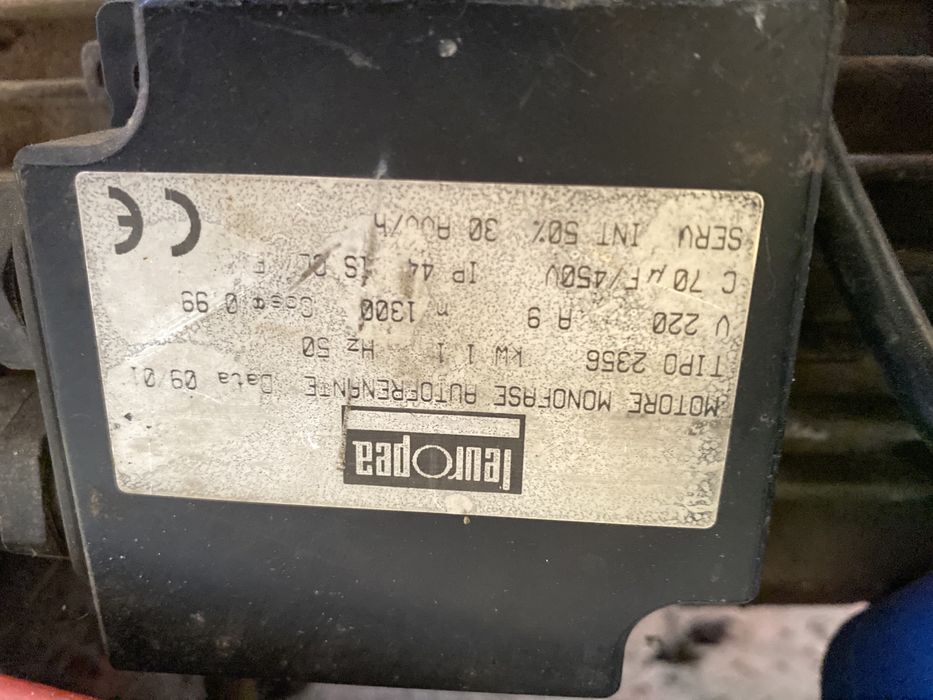 Guincho de 300kg + portico + rampa + cabo de aço