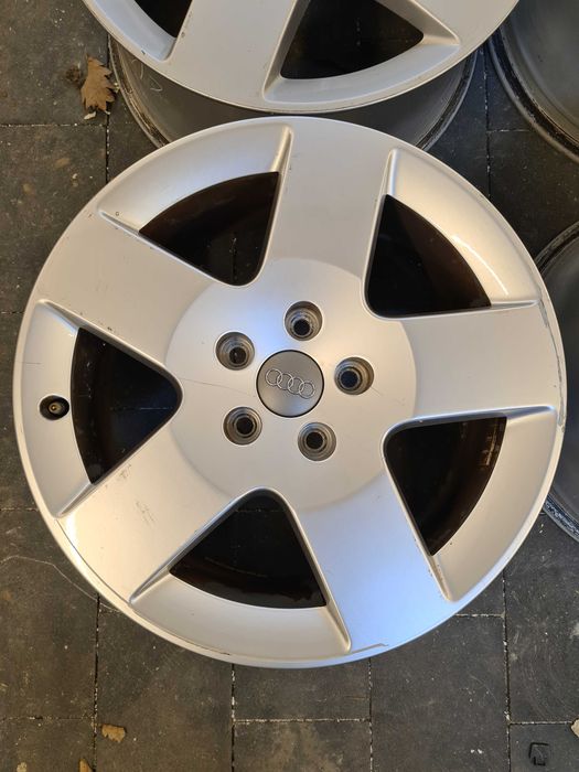 Felgi aluminiowe 5x112 R17 7.5j et56 otw 57,1 audi volkswagen Nr B8