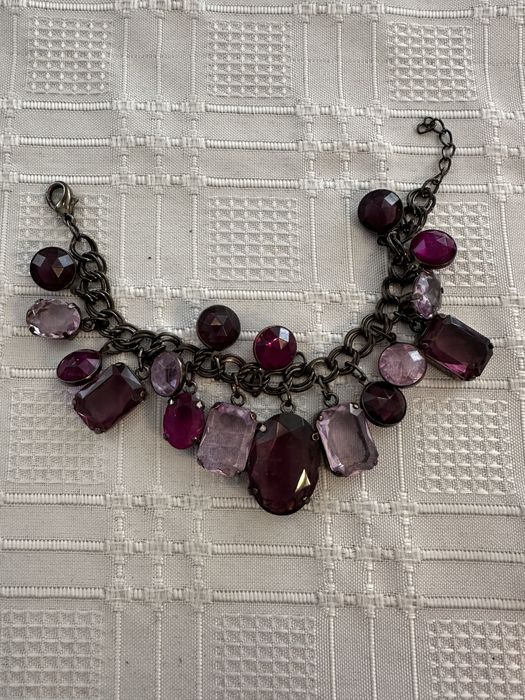 Bransoletka charms metalowa, fioletowe szkiełka