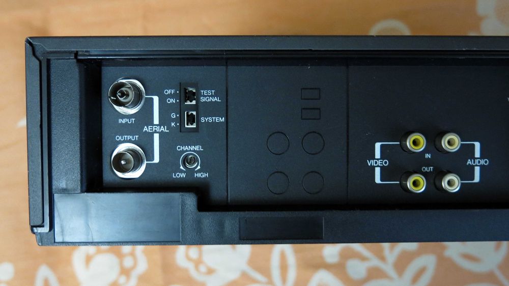 Продам видеомагнитофон Toshiba X-109 CZ